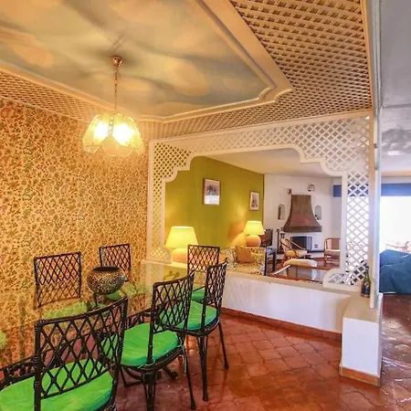 1079 - Frontline Puerto Banus *