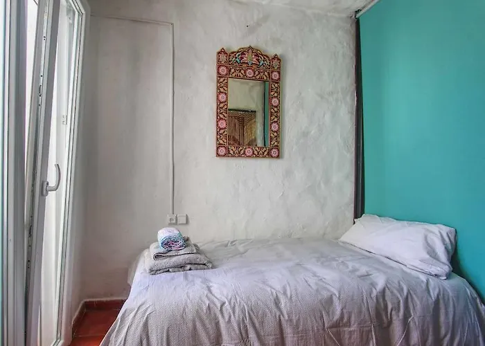 1079 - Frontline Puerto Banus Apartament