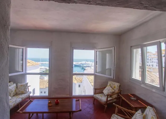 1079 - Frontline Puerto Banus *