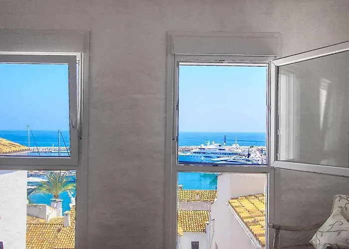 1079 - Frontline Puerto Banus Marbella