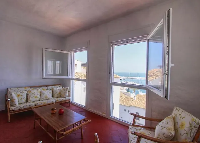 1079 - Frontline Puerto Banus Apartament Marbella