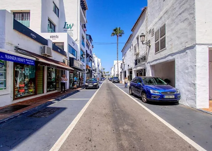 1079 - Frontline Puerto Banus