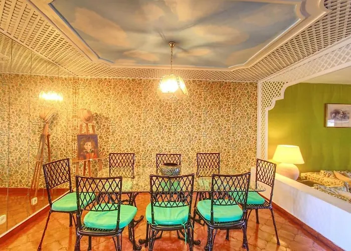 1079 - Frontline Puerto Banus Apartament Marbella