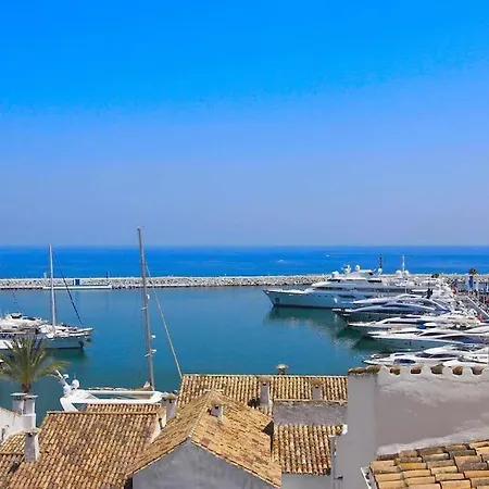 1079 - Frontline Puerto Banus