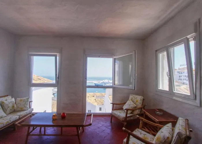1079 - Frontline Puerto Banus Appartement *
