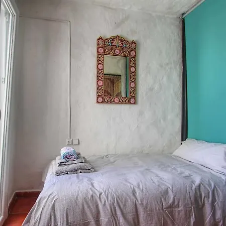 1079 - Frontline Puerto Banus Apartment