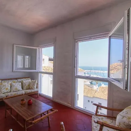 1079 - Frontline Puerto Banus Apartment Marbella