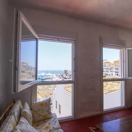 1079 - Frontline Puerto Banus